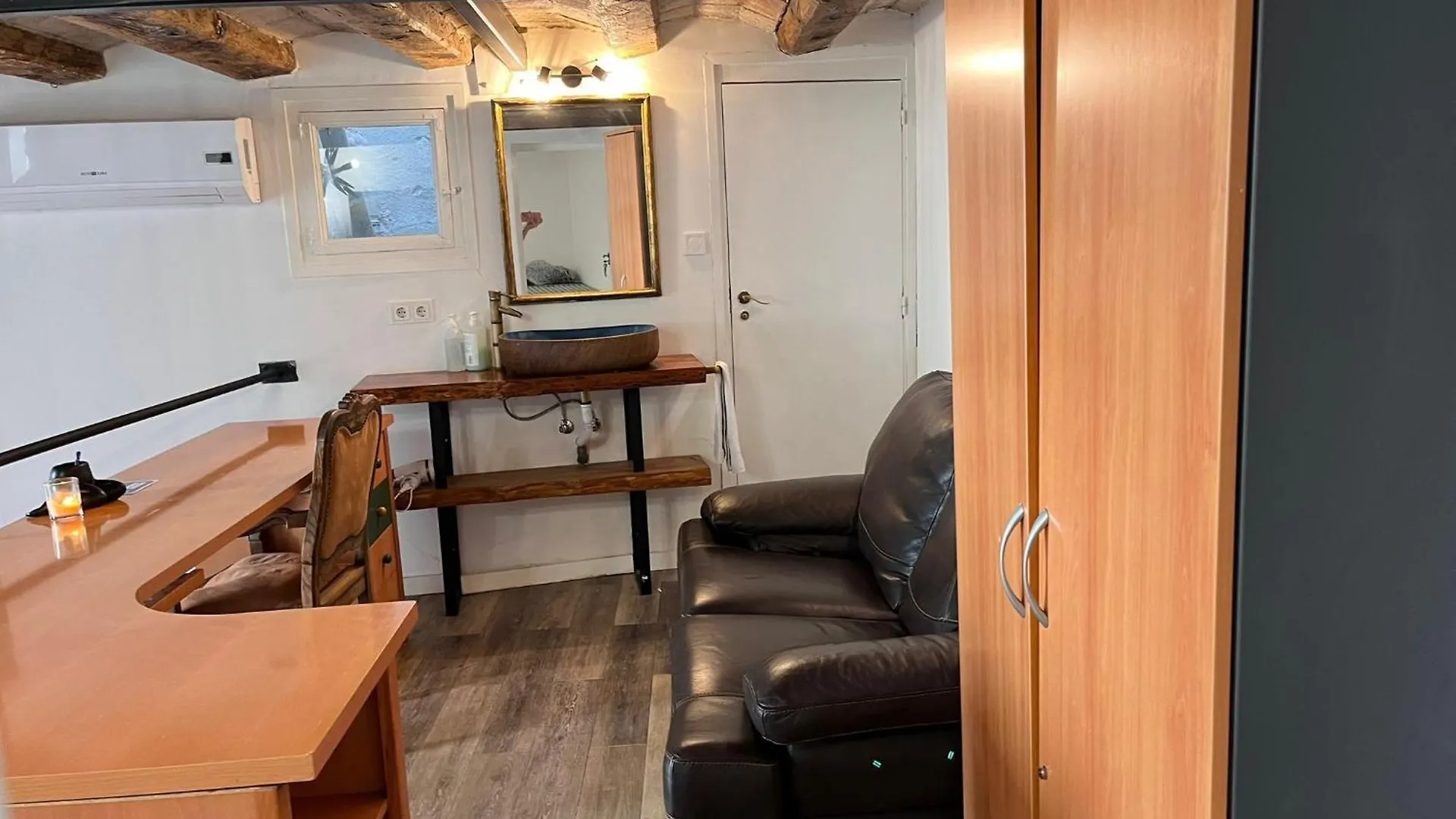 Homestay Cataluna Room Barcelona